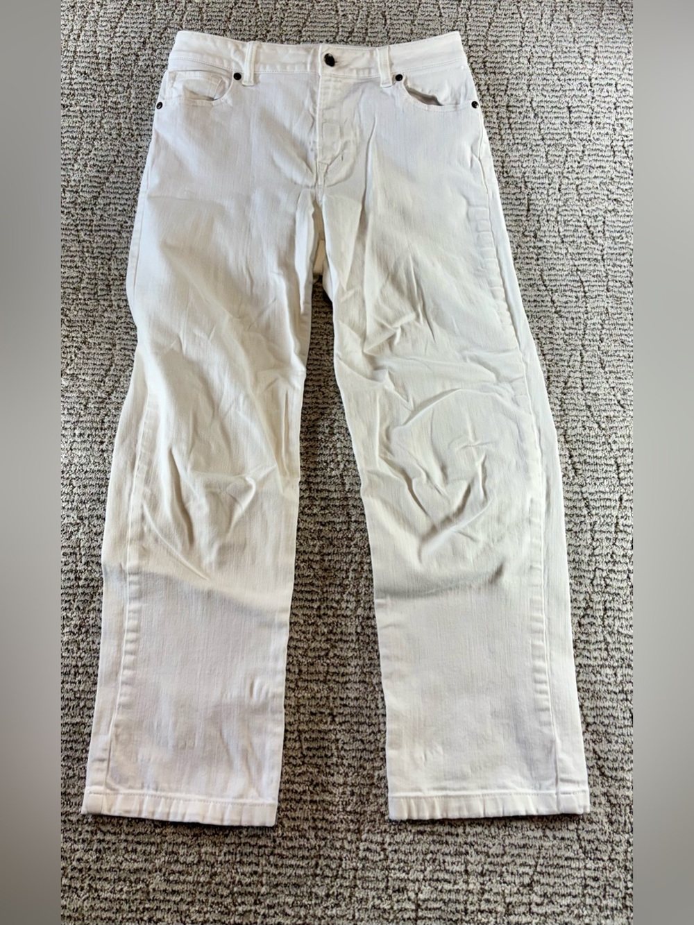 L.L. Bean Women’s Size 8 Regular White Classic Fit Straight Leg Jeans